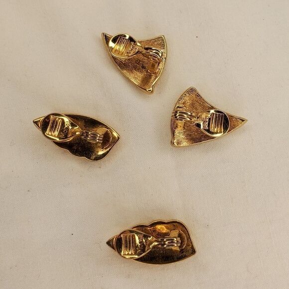 Beautiful 2 pairs of vintage monet earrings. - Picture 3 of 10